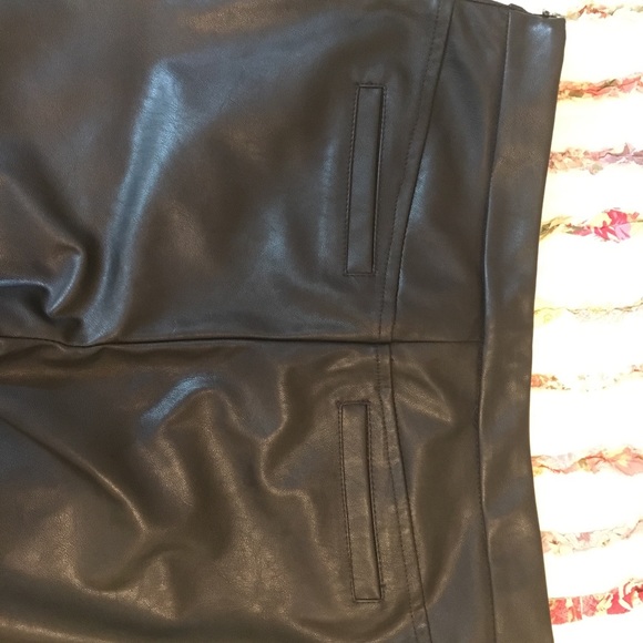 Ellison Black Leather Pants - Picture 4 of 6